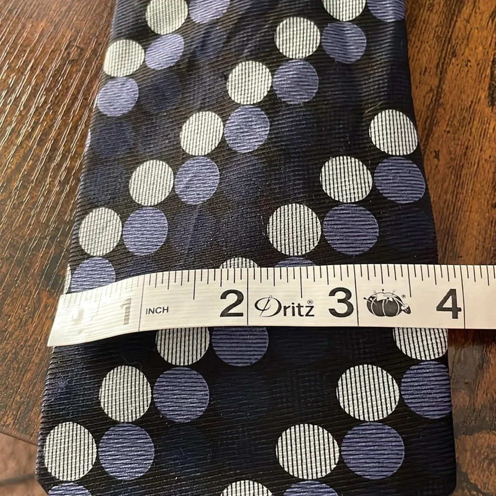 Bijoux Turner Genuine 100% Silk Men’s Tie Circular Geometric Pattern Navy Blue
